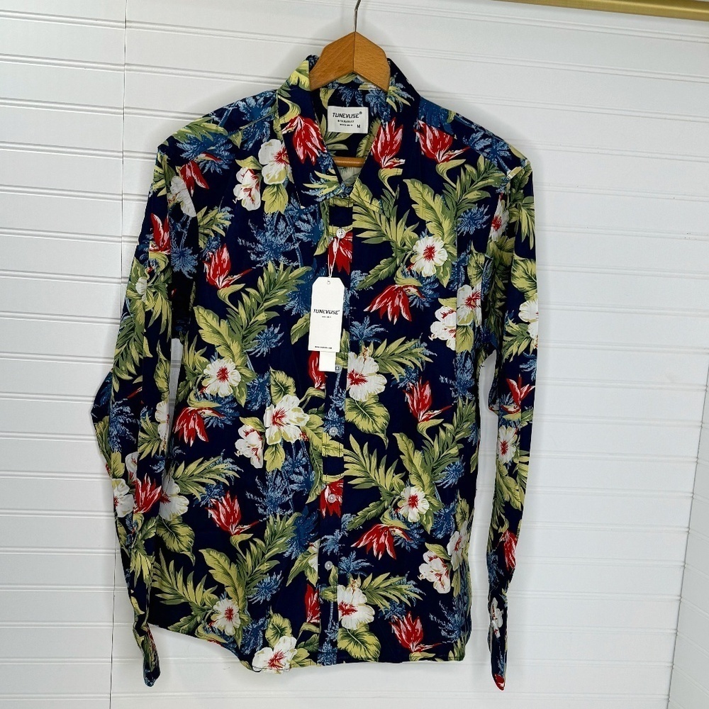 NWT Tunevuse Long Sleeve Button Front Hawaiian Shirt Regular Fit Medium